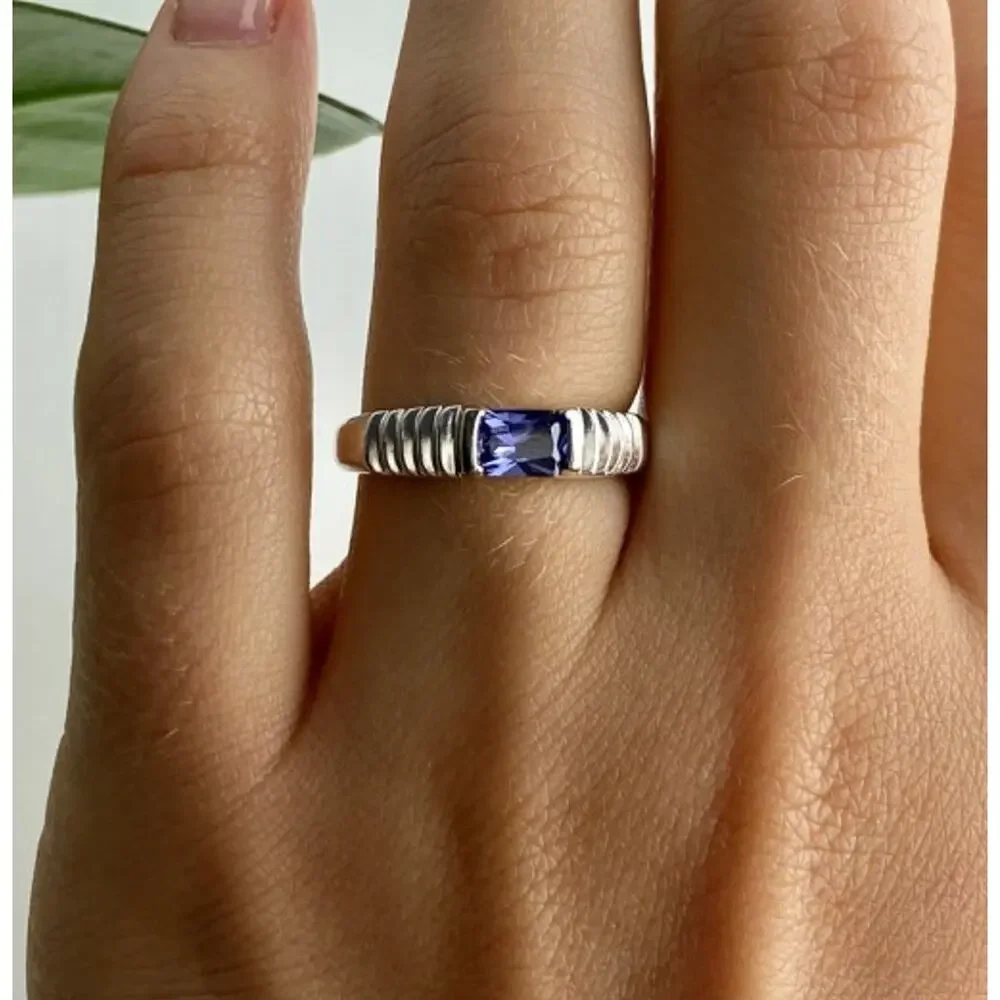 925 Sterling Silver Purple CZ Ring Size 6.5